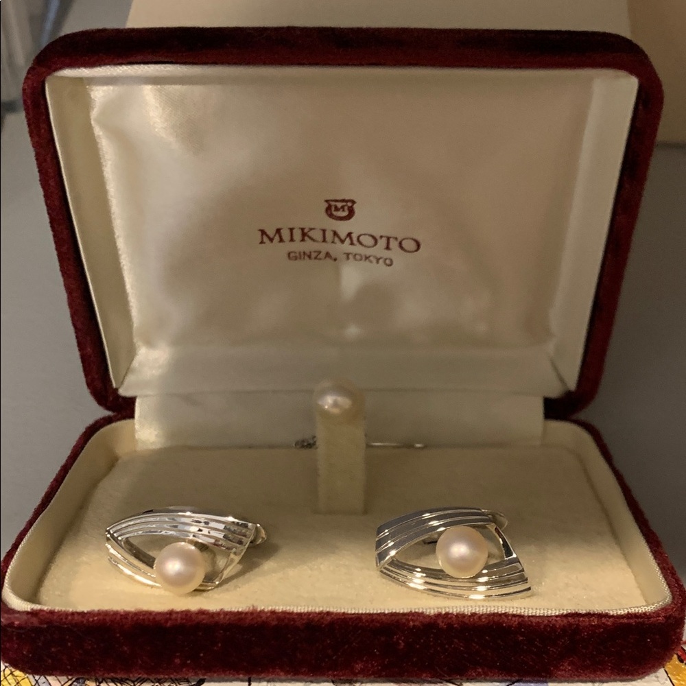 Mikimoto Silver and pearl tie tack and cuff links